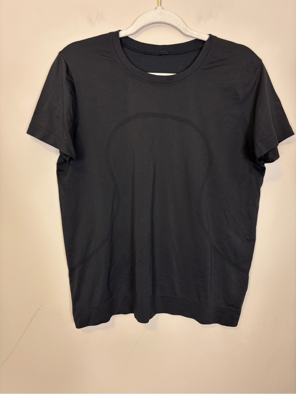 lululemon athletica Black Short Sleeve Swiftly Tech Top Women’s 12